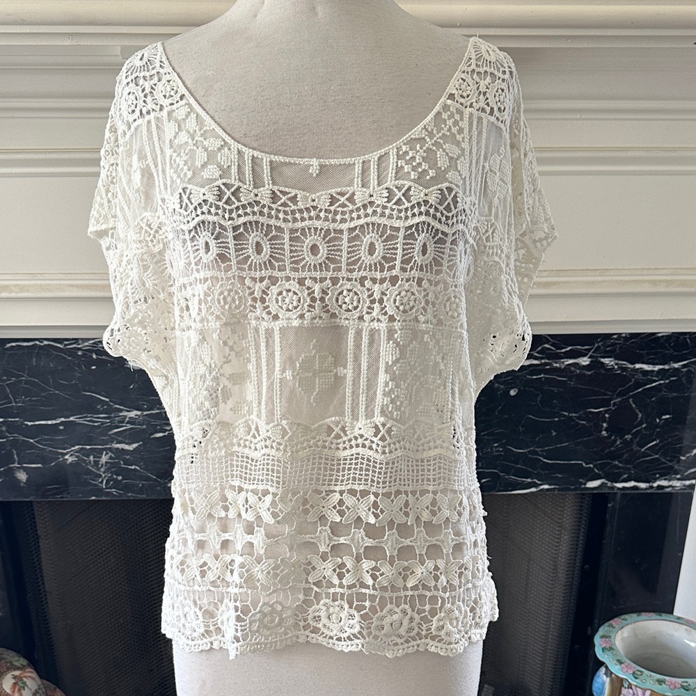 “Juniper Ln” Women’s Crochet Lace Short Sleeve Top - Cream